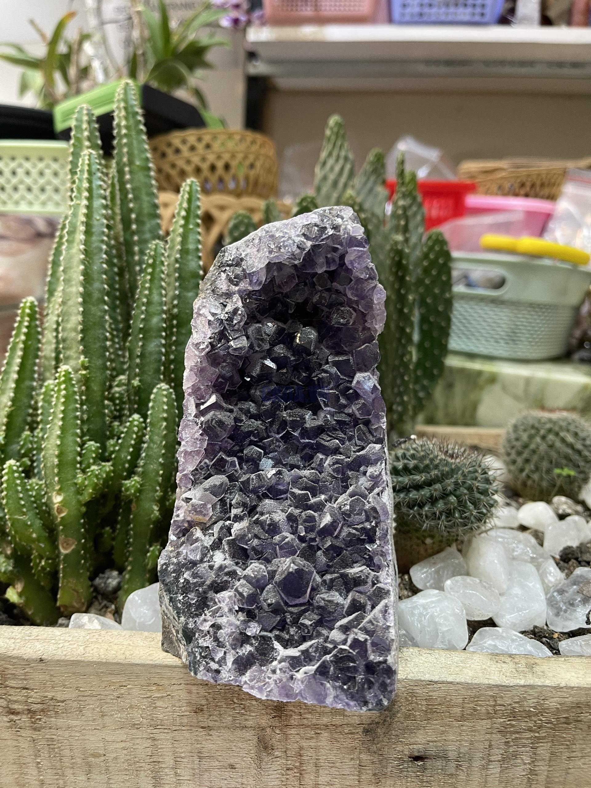 HỐC THẠCH ANH TÍM NHỎ - SMALL AMETHYST GEODE (TV128), KL: 0.74KG, KT: 12×7CM