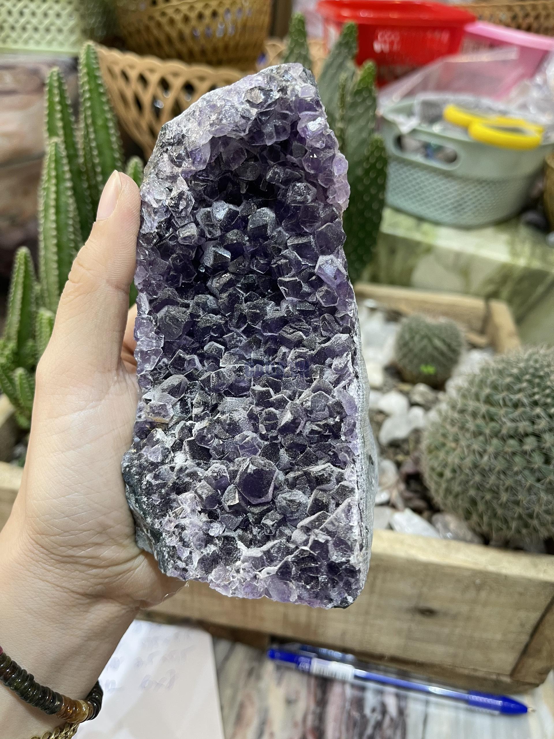 HỐC THẠCH ANH TÍM NHỎ - SMALL AMETHYST GEODE (TV128), KL: 0.74KG, KT: 12×7CM