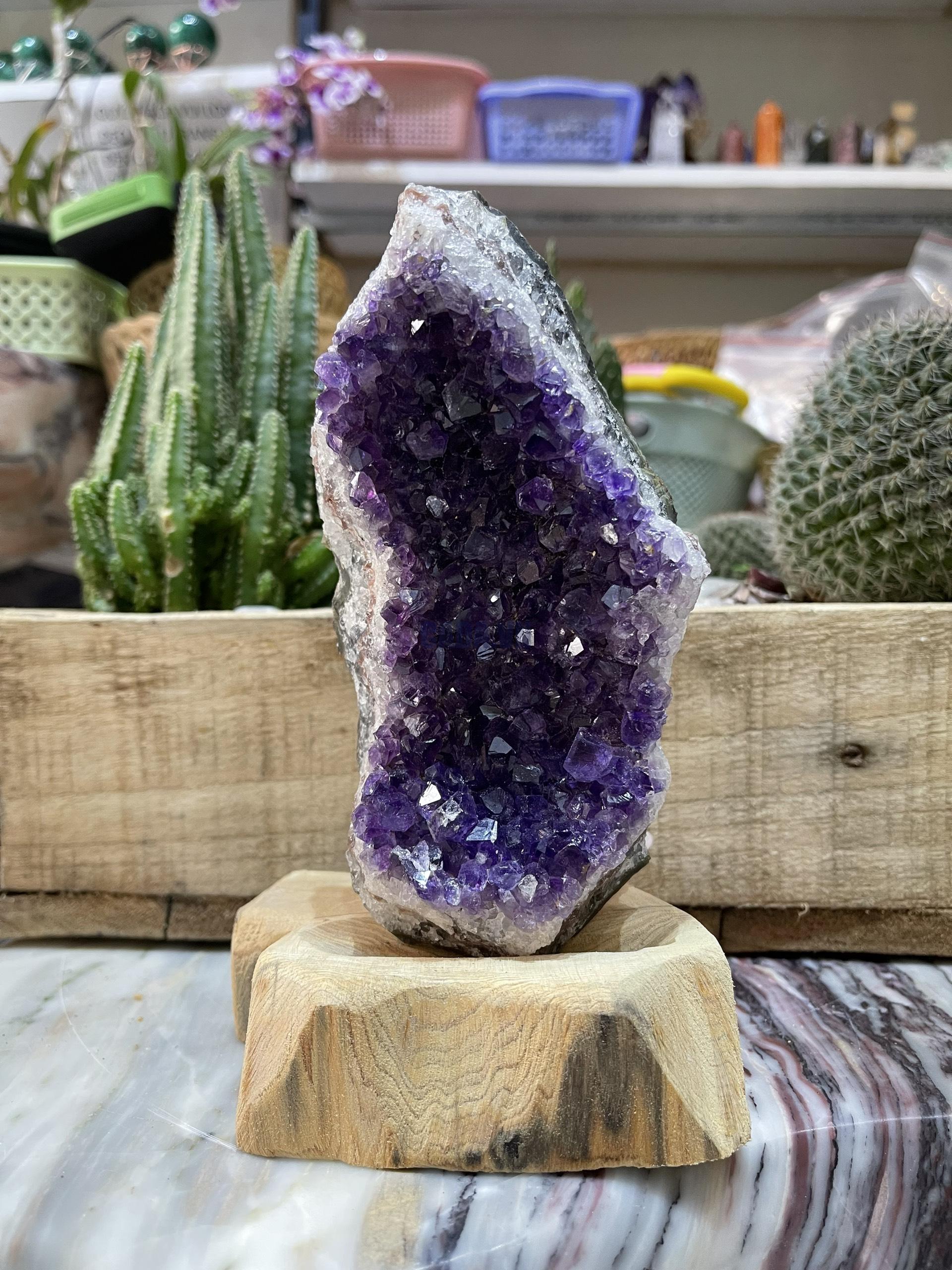 Thạch Anh Tím Uruguay - Uruguay Amethyst Cluster (TV134)