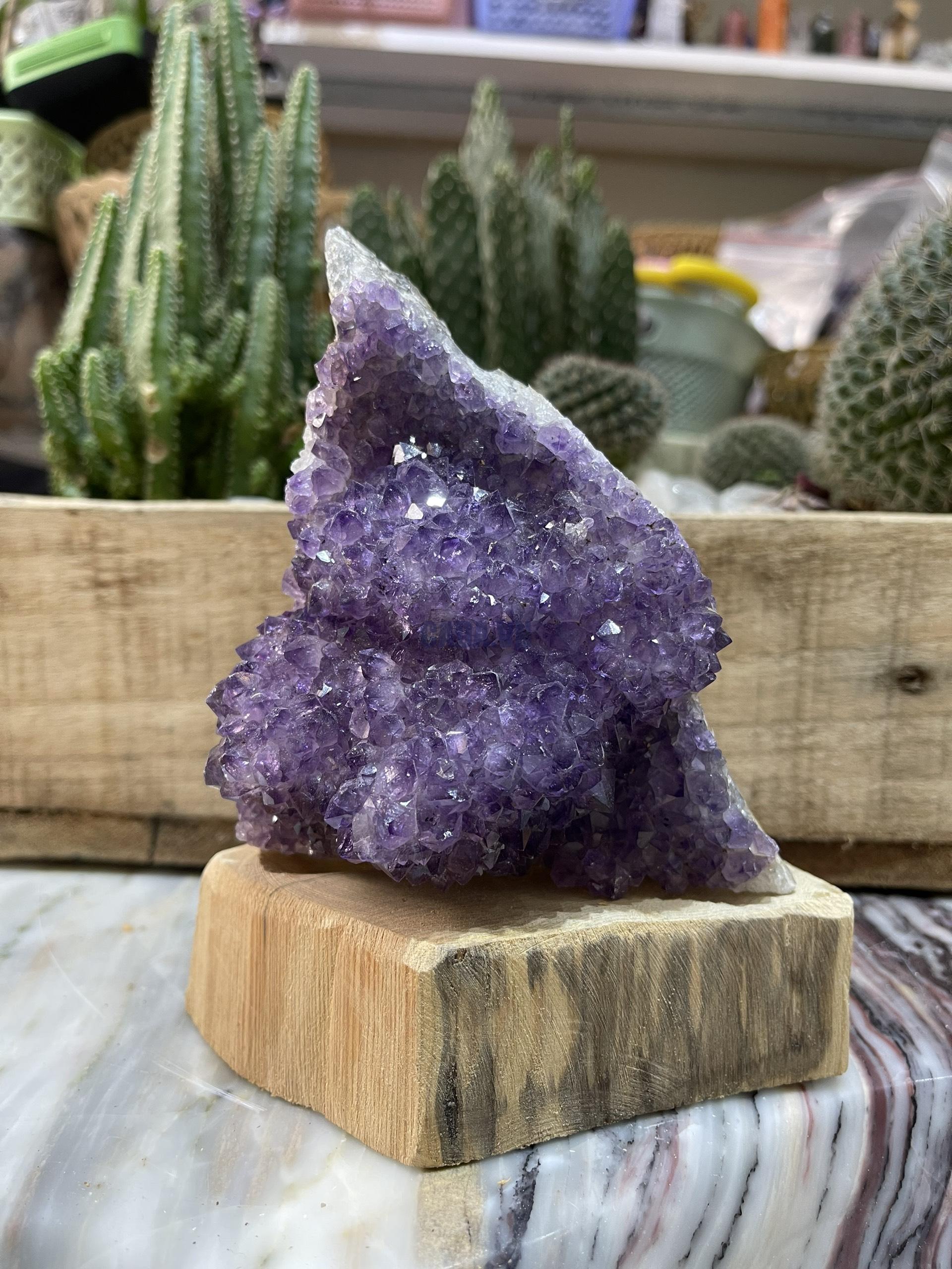 Thạch Anh Tím Uruguay - Uruguay Amethyst Cluster (TV137)