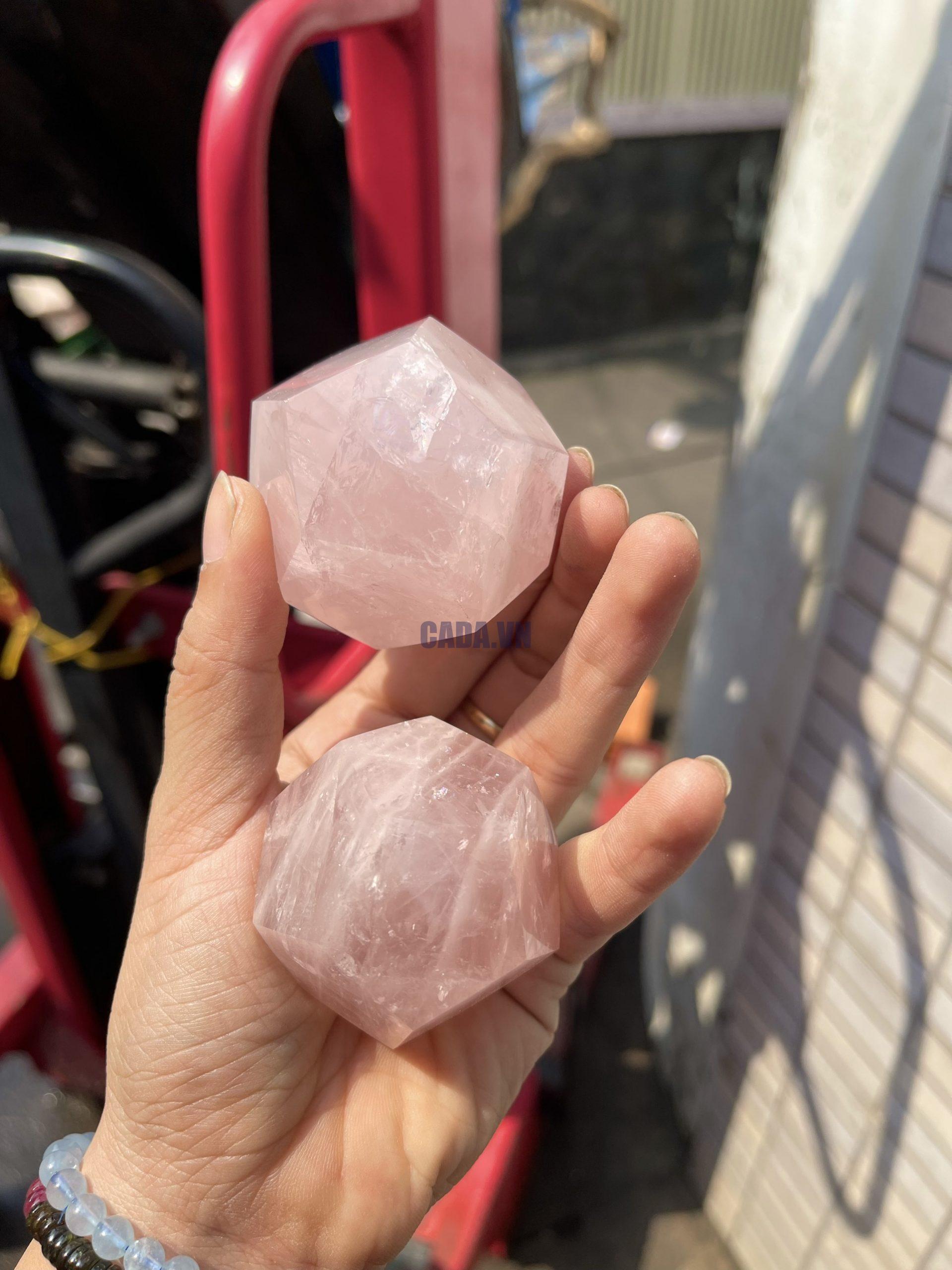 Bi giác 12 mặt Thạch Anh Hồng - Rose Quartz Dodecahedron