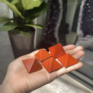 Kim tự tháp Jasper mini - Red Jasper Pyramid (Ngọc Bích Đỏ) - size 3 cm
