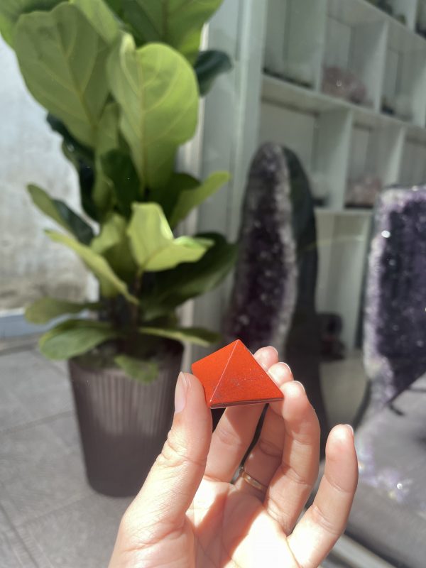 Kim tự tháp Jasper mini - Red Jasper Pyramid (Ngọc Bích Đỏ) - size 3 cm