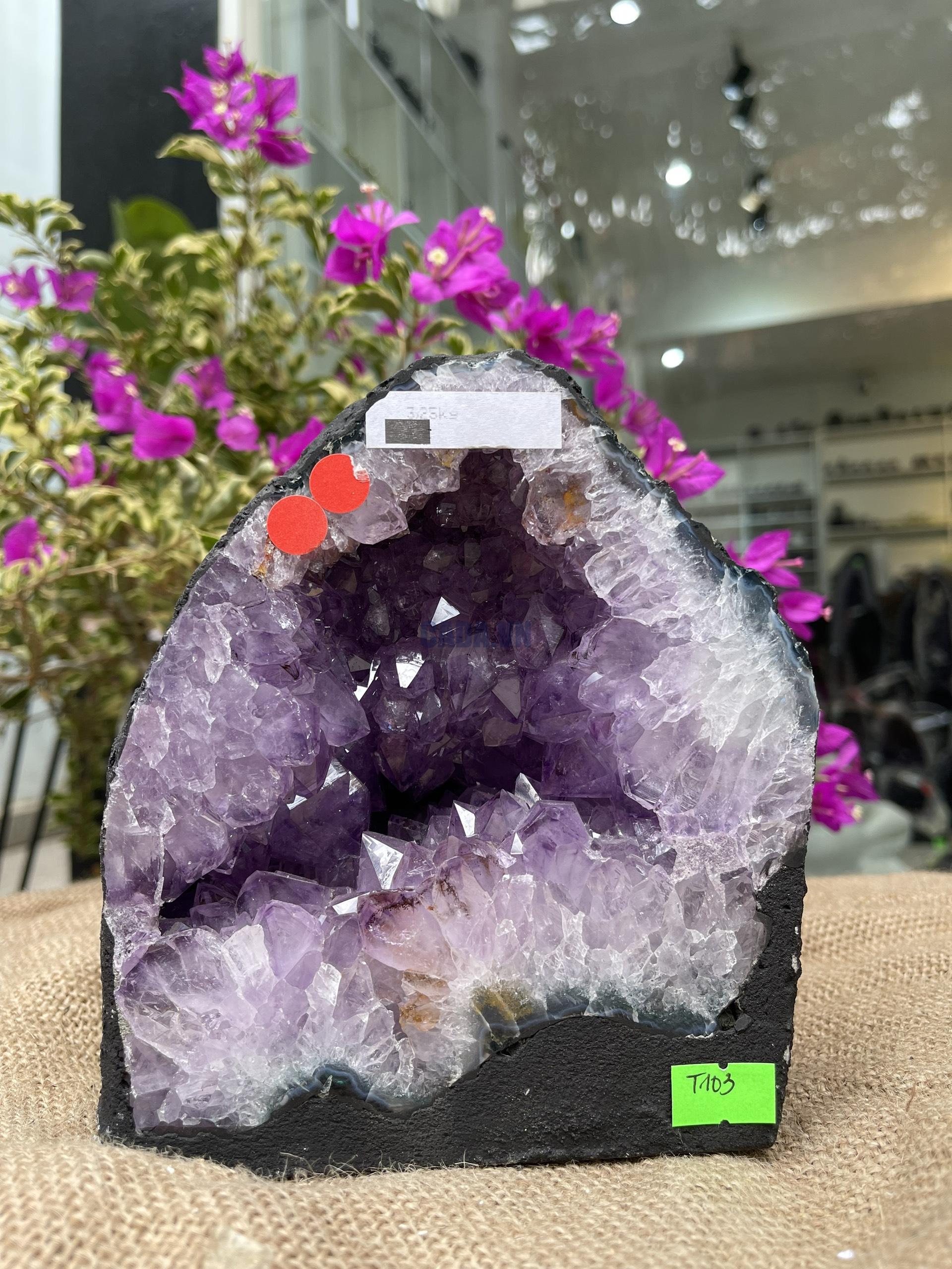 Hốc Thạch Anh Tím - Amethyst Geode (T103), KT: 16.5x14.5CM, KL: 3.25KG