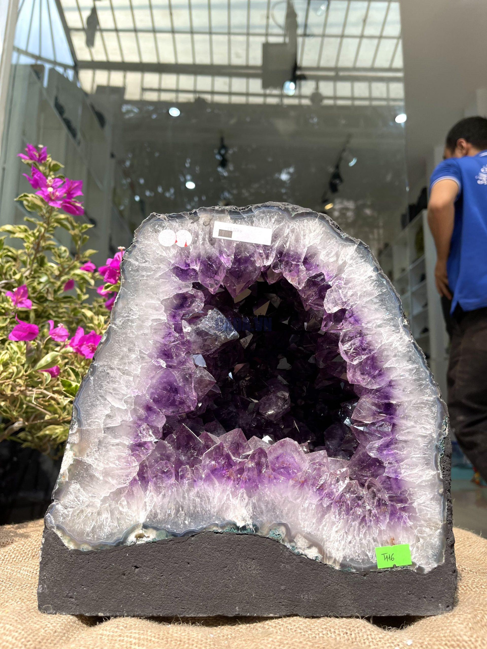 Hốc Thạch Anh Tím - Amethyst Geode (T116), KT: 17x25.5CM, KL: 13.2KG