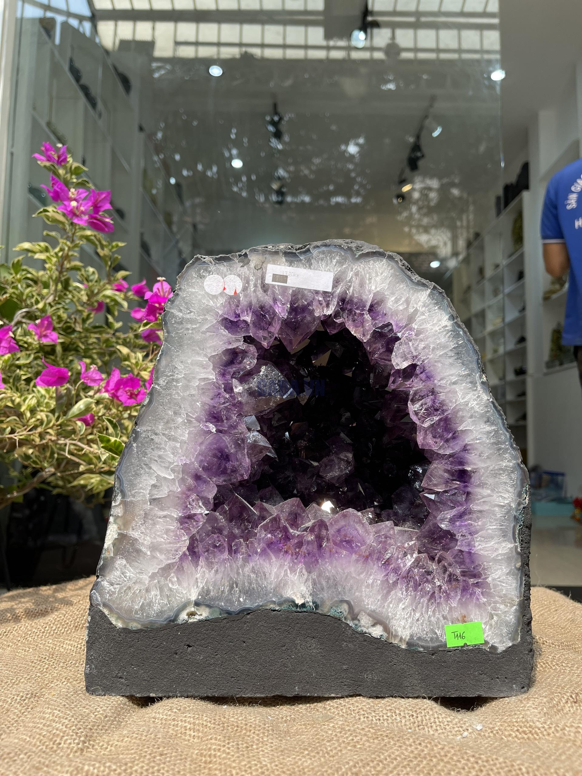 Hốc Thạch Anh Tím - Amethyst Geode (T116), KT: 17x25.5CM, KL: 13.2KG