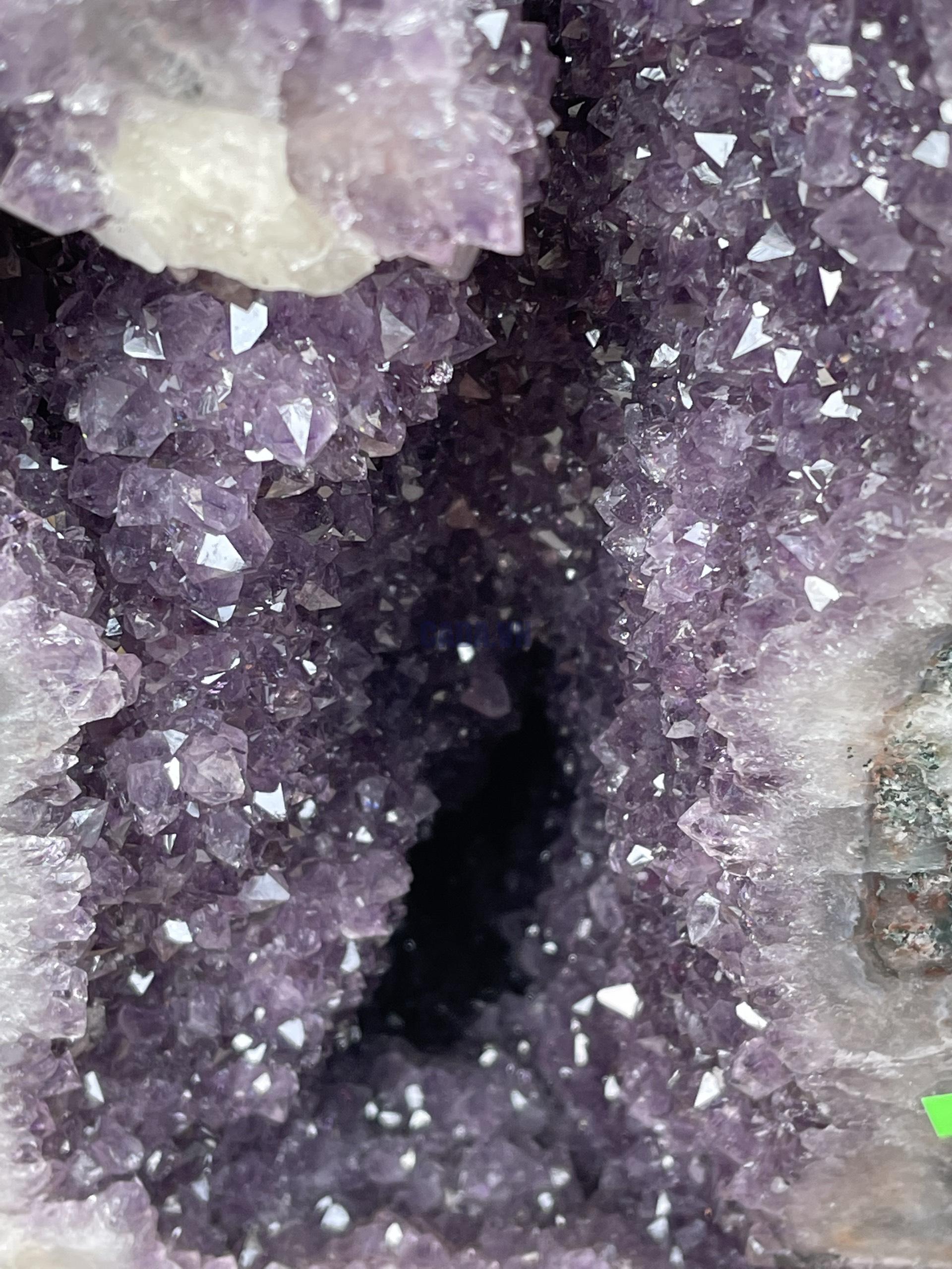 Hốc Thạch Anh Tím - Amethyst Geode (T117), KT: 75x24CM, KL: 32.7KG