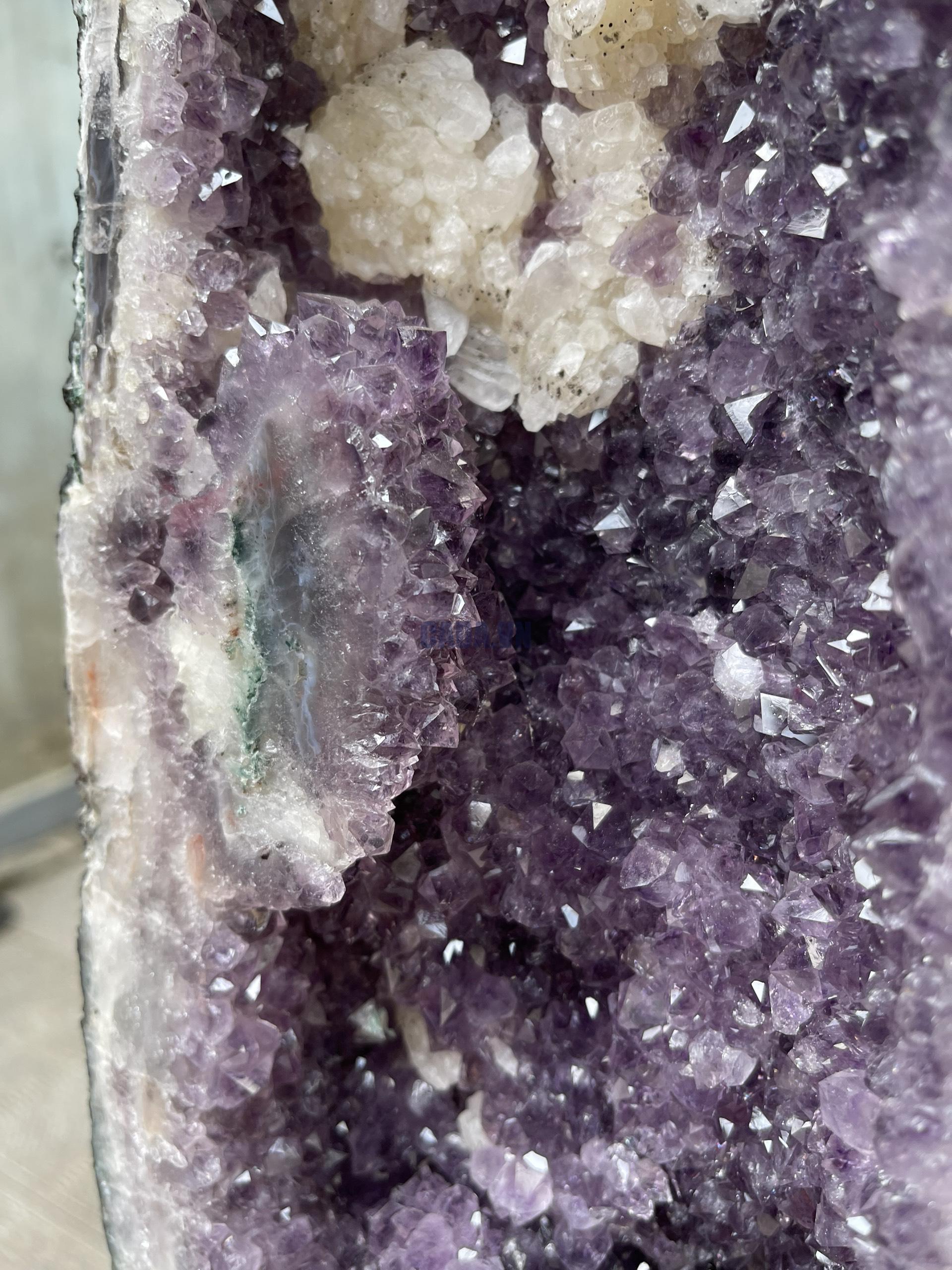 Hốc Thạch Anh Tím - Amethyst Geode (T117), KT: 75x24CM, KL: 32.7KG