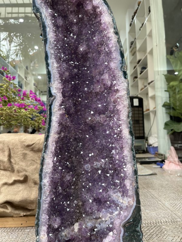 Hốc Thạch Anh Tím - Amethyst Geode (T119), KT: 73x22CM, KL: 26KG