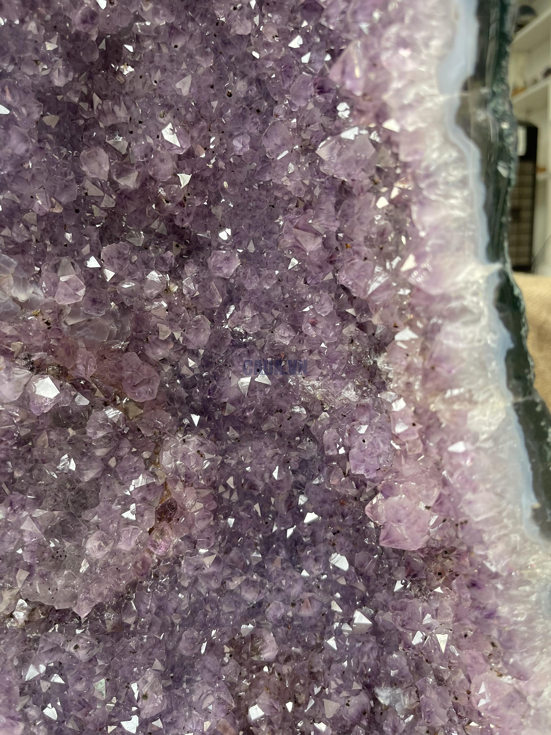 Hốc Thạch Anh Tím - Amethyst Geode (T120), KT: 72x22CM, KL: 28.2KG