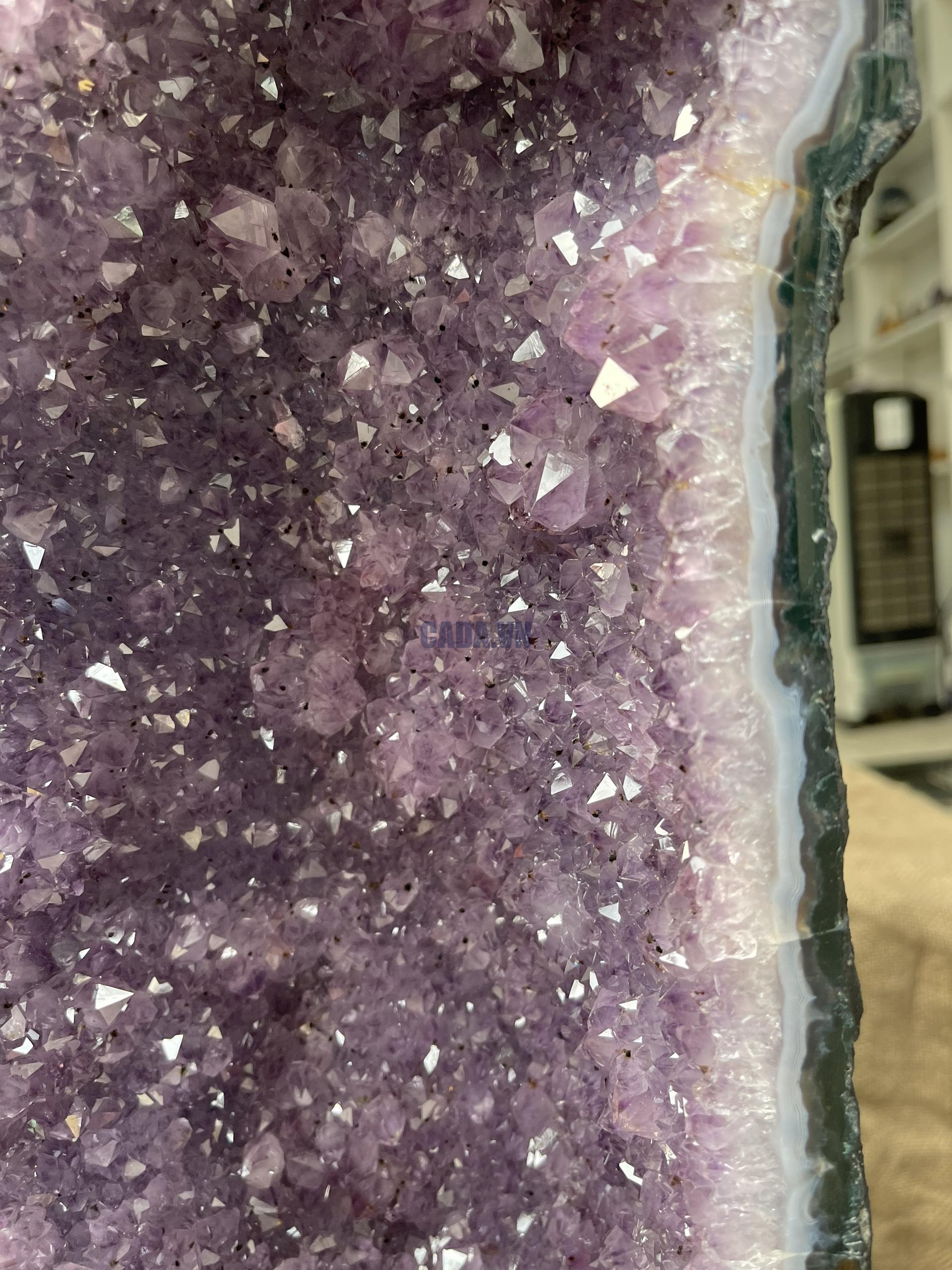 Hốc Thạch Anh Tím - Amethyst Geode (T120), KT: 72x22CM, KL: 28.2KG