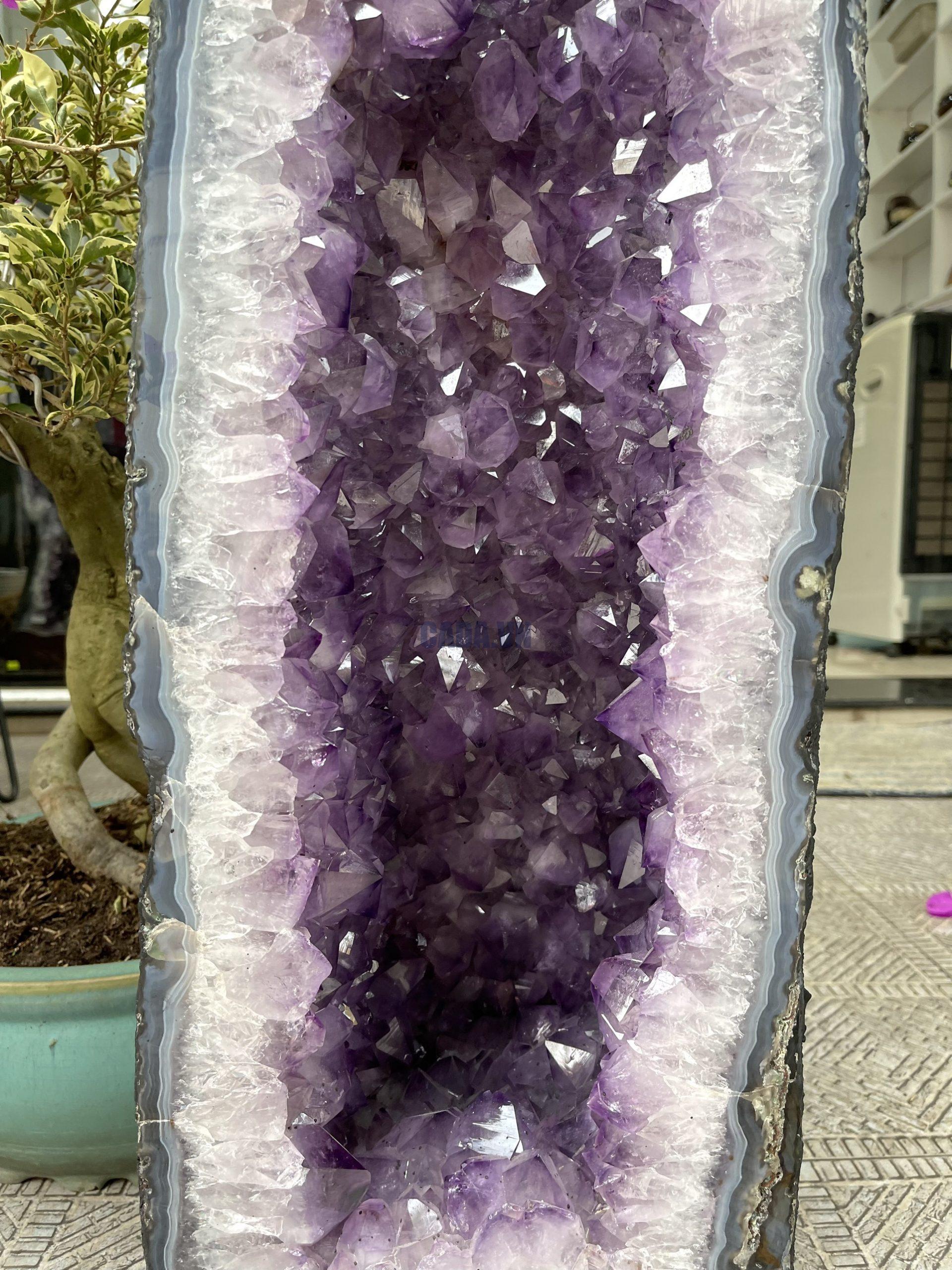 Hốc Thạch Anh Tím - Amethyst Geode (T121), KT: 89x23CM, KL: 54,7KG