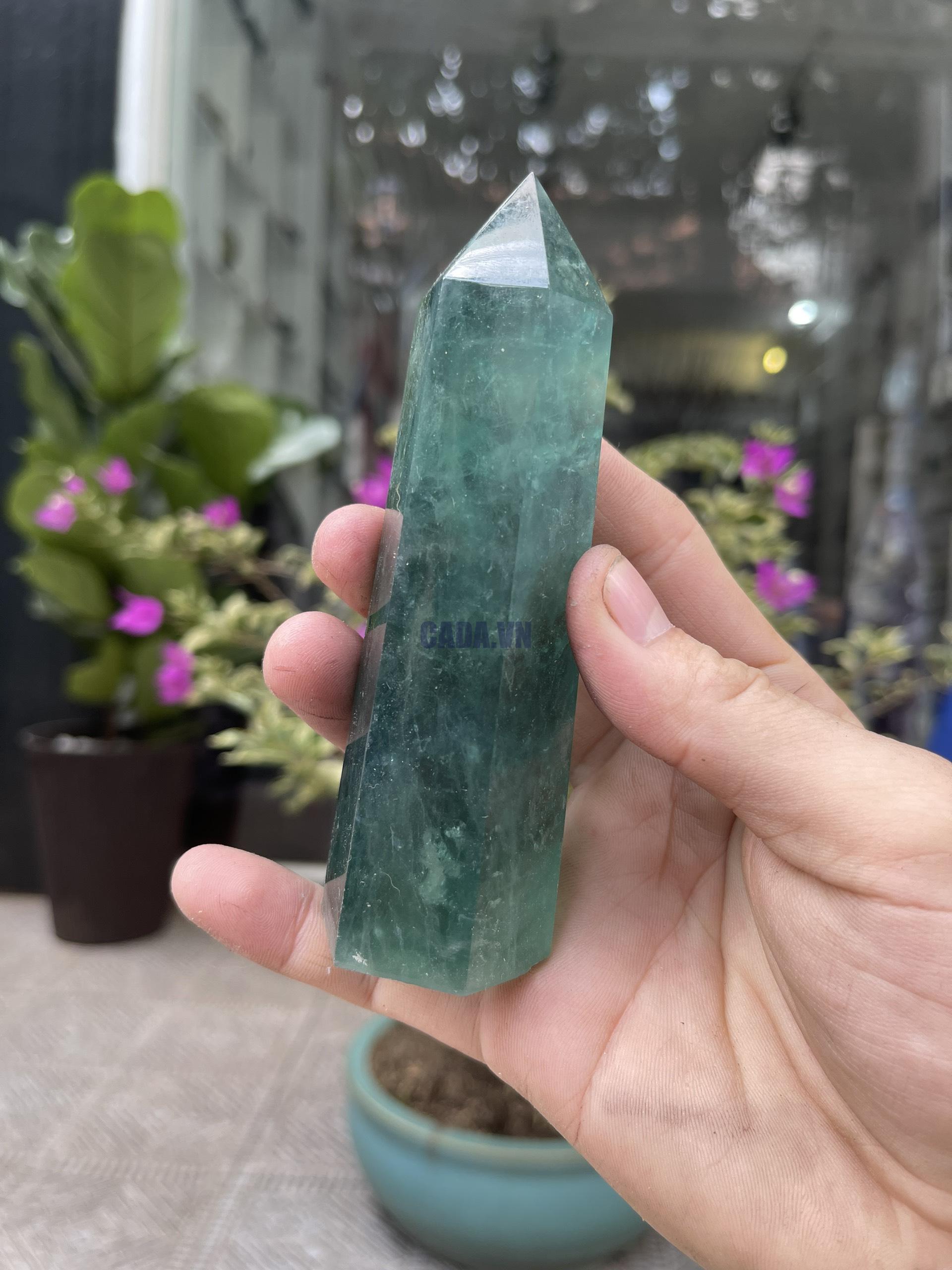 Trụ Fluorite Xanh - Green Fluorite Point, KT: 12.8X4.3CM, KL: 0.304KG (TF131)