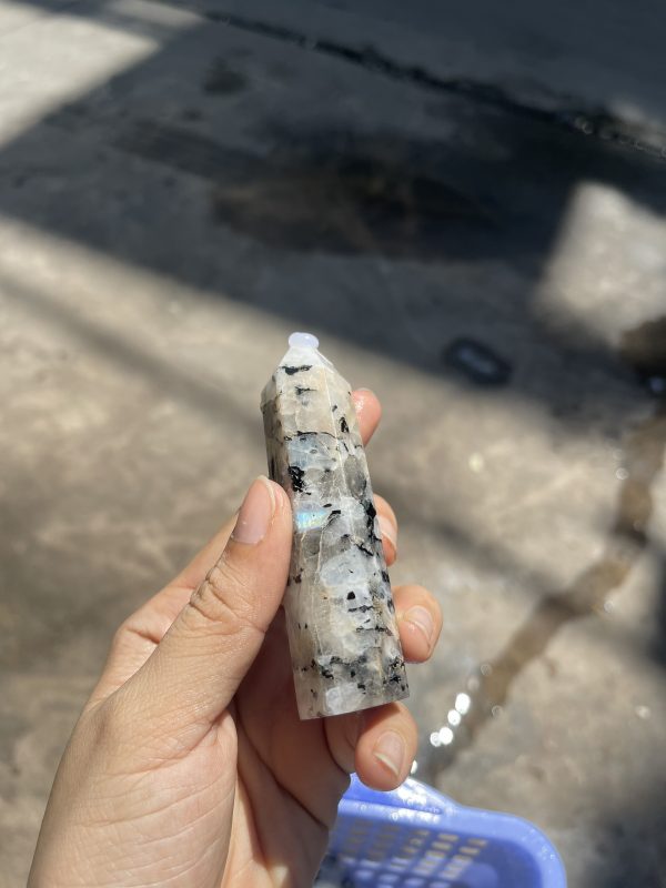 Trụ đá Mặt Trăng - Moonstone Point