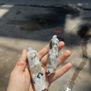 Trụ đá Mặt Trăng - Moonstone Point