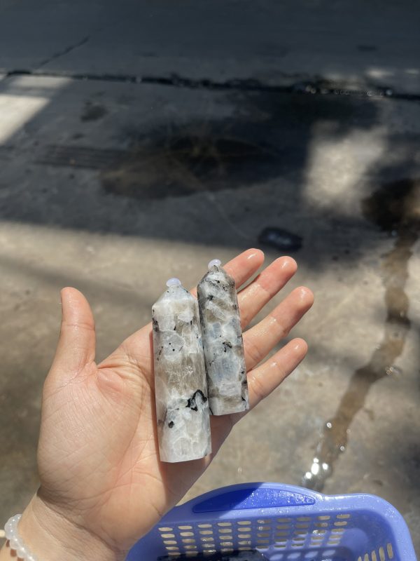 Trụ đá Mặt Trăng - Moonstone Point