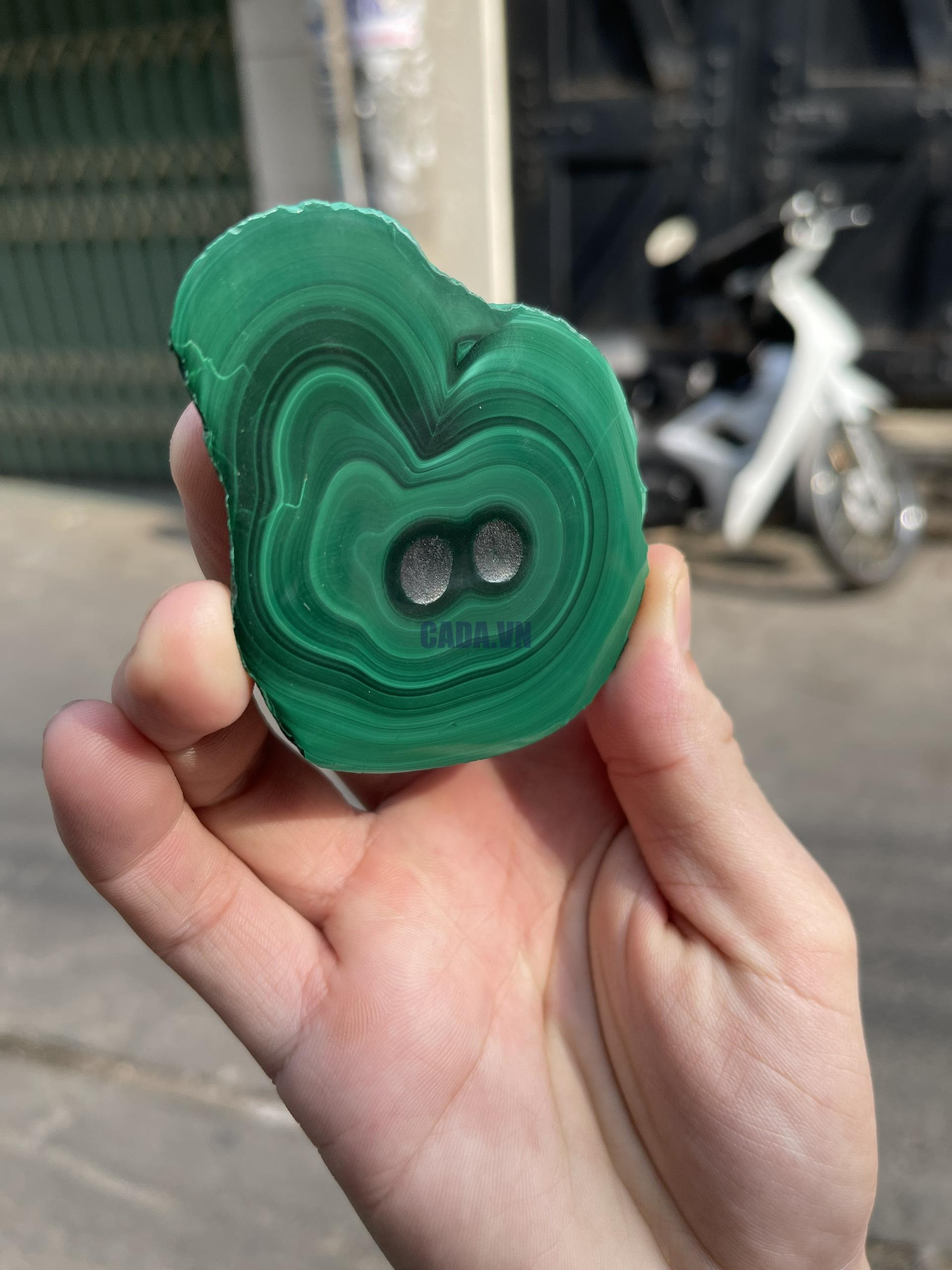 ĐÁ LÔNG CÔNG – ĐÁ KHỔNG TƯỚC – MALACHITE (LC5), KT: 8×6.5 CM; KL: 0.166KG