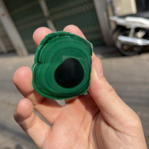 ĐÁ LÔNG CÔNG – ĐÁ KHỔNG TƯỚC – MALACHITE (LC9), KT: 5.2×4.6 CM; KL: 0.092KG