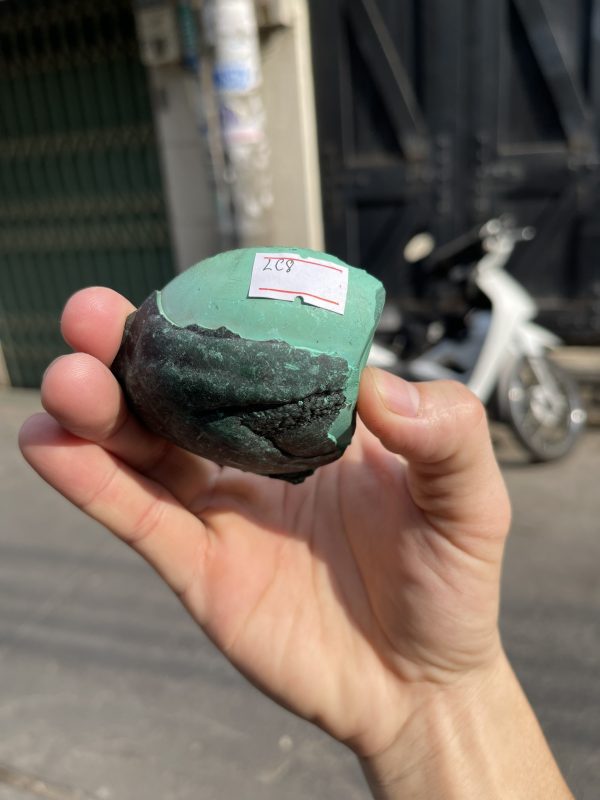 ĐÁ LÔNG CÔNG – ĐÁ KHỔNG TƯỚC – MALACHITE (LC8), KT: 7.5×7 CM; KL: 0.214KG