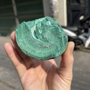 ĐÁ LÔNG CÔNG – ĐÁ KHỔNG TƯỚC – MALACHITE (LC12), KT: 7.5×7.2 CM; KL: 0.518KG