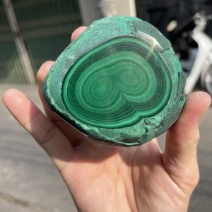ĐÁ LÔNG CÔNG – ĐÁ KHỔNG TƯỚC – MALACHITE (LC12), KT: 7.5×7.2 CM; KL: 0.518KG