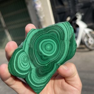 ĐÁ LÔNG CÔNG – ĐÁ KHỔNG TƯỚC – MALACHITE (LC16), KT: 10×7 CM; KL: 0.364KG