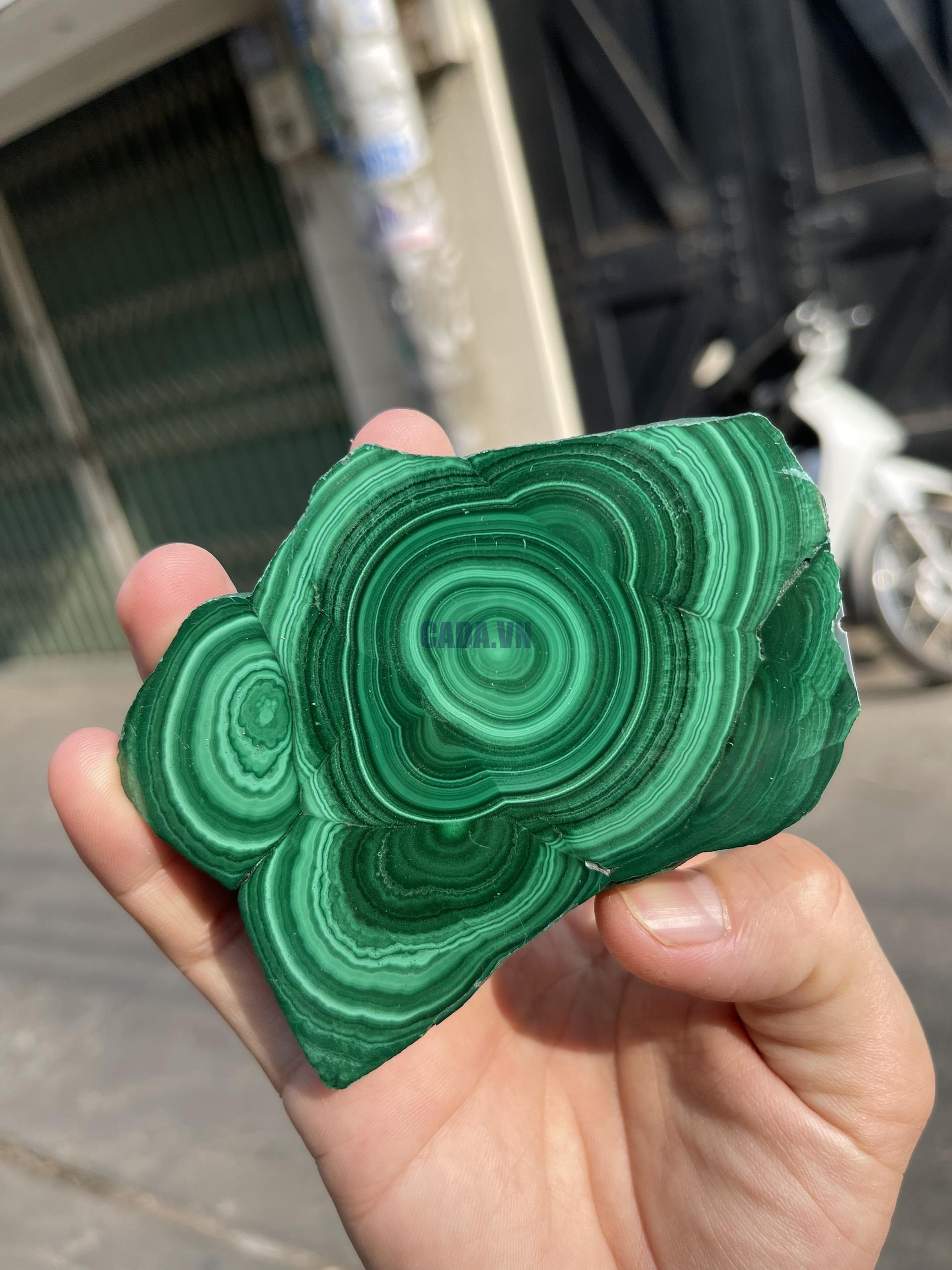 ĐÁ LÔNG CÔNG – ĐÁ KHỔNG TƯỚC – MALACHITE (LC16), KT: 10×7 CM; KL: 0.364KG