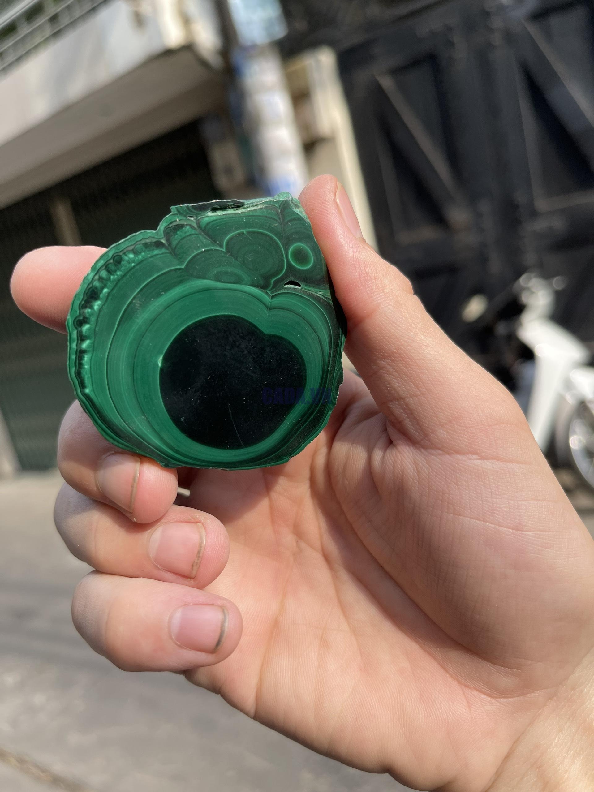 ĐÁ LÔNG CÔNG – ĐÁ KHỔNG TƯỚC – MALACHITE (LC15), KT: 5.5×5.3 CM; KL: 0.112KG