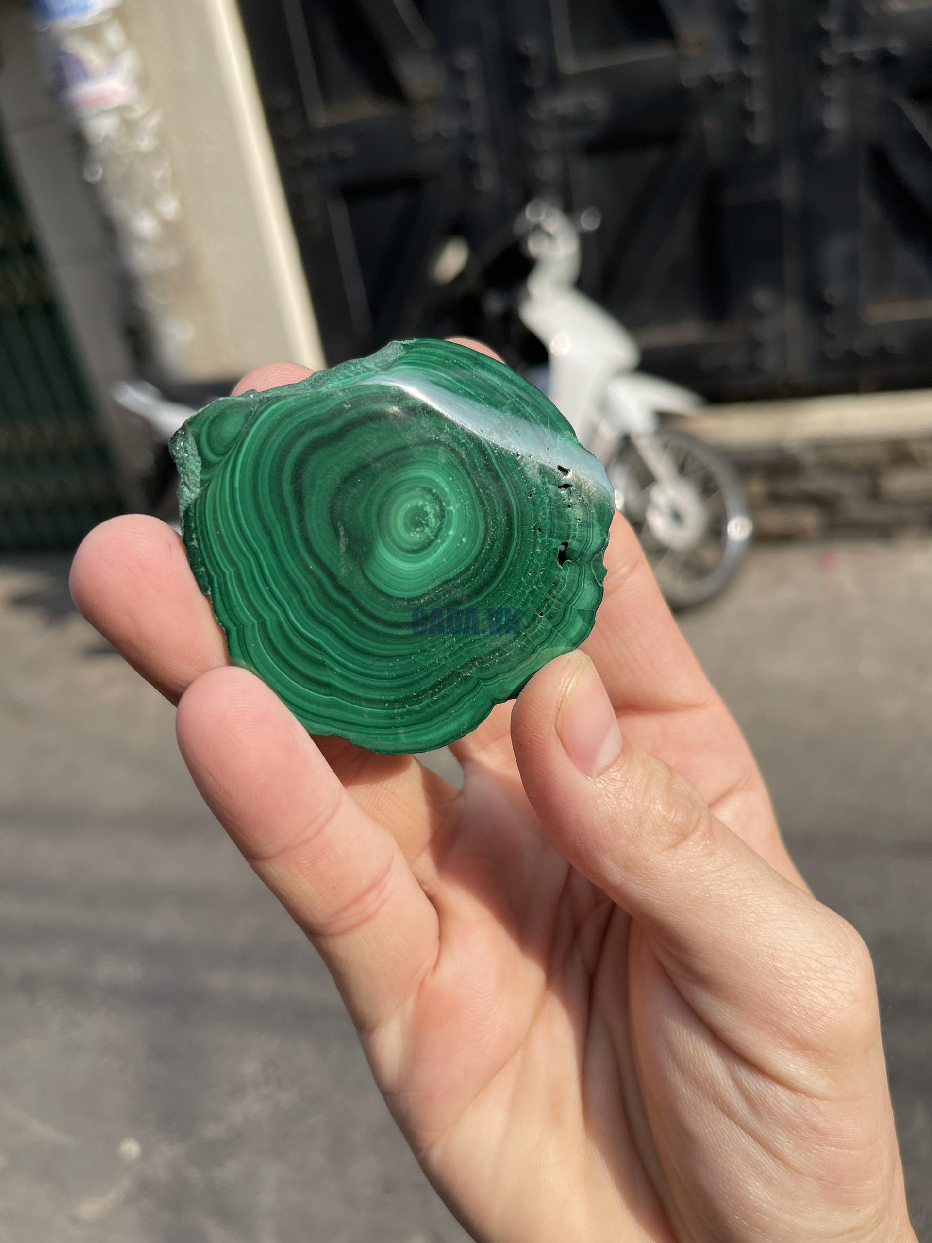 ĐÁ LÔNG CÔNG – ĐÁ KHỔNG TƯỚC – MALACHITE (LC10), KT: 6×5.8 CM; KL: 0.116KG