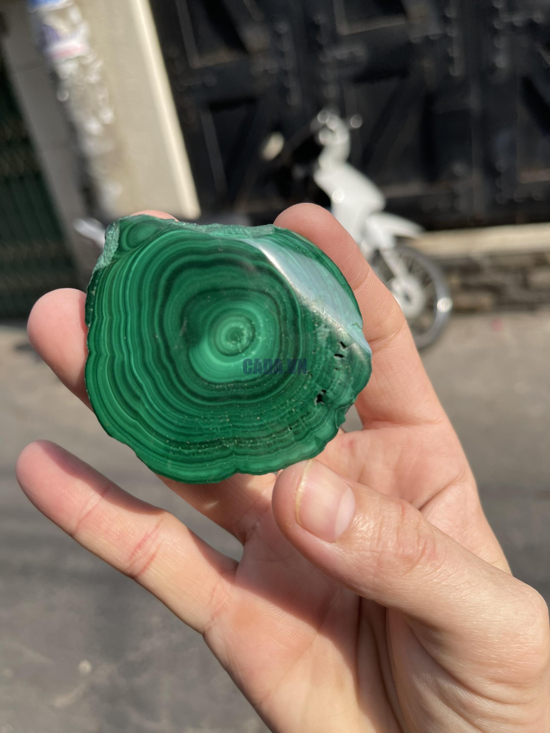 ĐÁ LÔNG CÔNG – ĐÁ KHỔNG TƯỚC – MALACHITE (LC10), KT: 6×5.8 CM; KL: 0.116KG