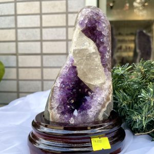 HỐC THẠCH ANH TÍM NHỎ – SMALL AMETHYST GEODE TU100