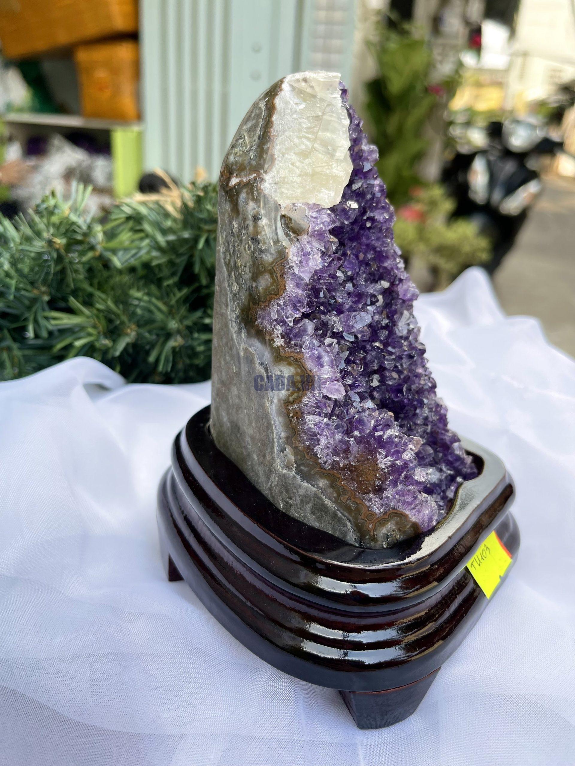 HỐC THẠCH ANH TÍM NHỎ – SMALL AMETHYST GEODE TU103