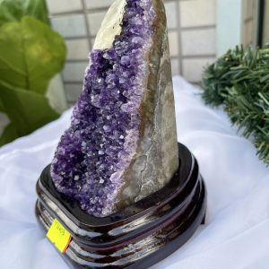 HỐC THẠCH ANH TÍM NHỎ – SMALL AMETHYST GEODE TU103