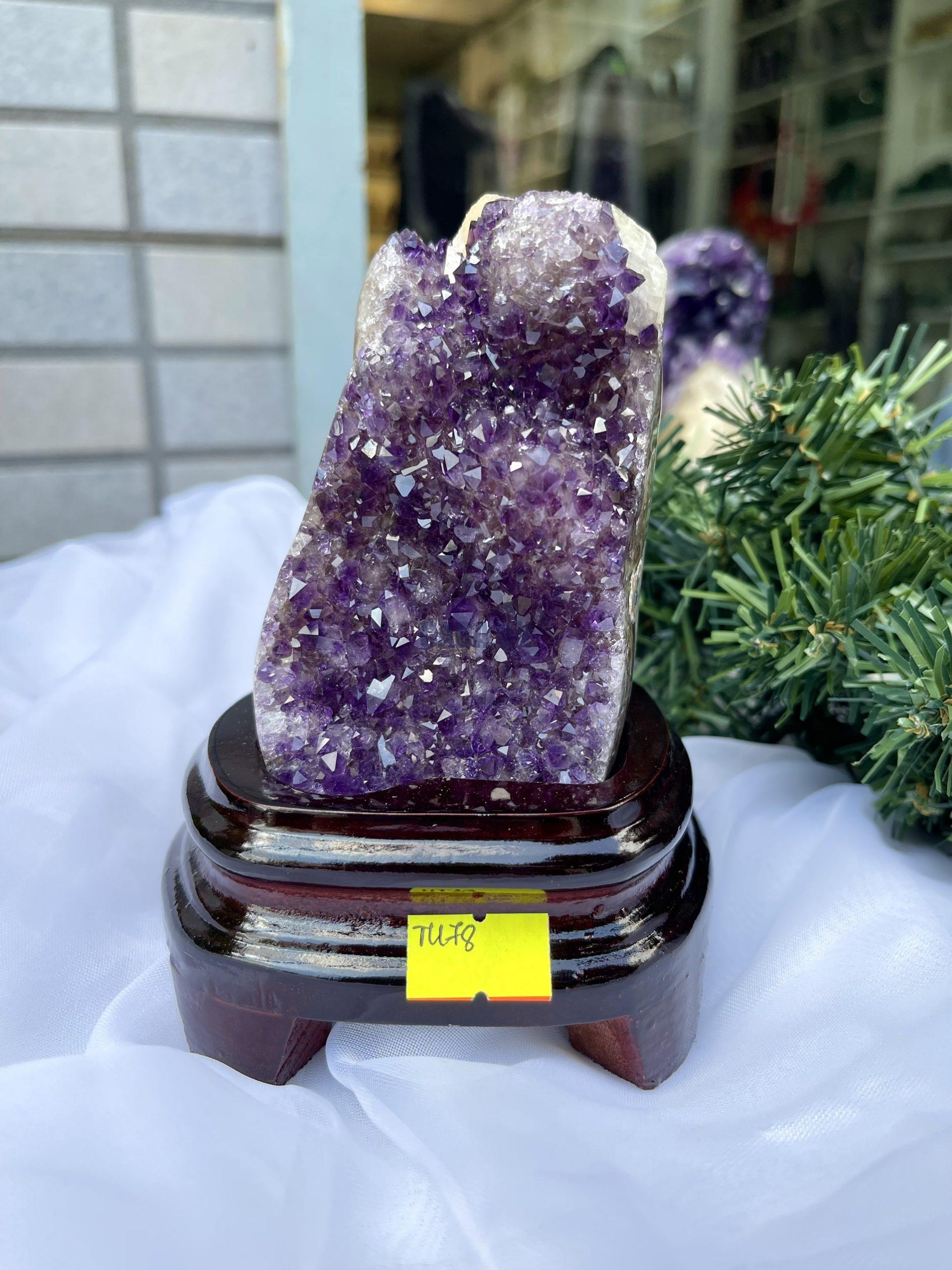 HỐC THẠCH ANH TÍM NHỎ – SMALL AMETHYST GEODE TU78