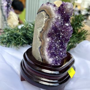 HỐC THẠCH ANH TÍM NHỎ – SMALL AMETHYST GEODE TU78