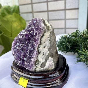 HỐC THẠCH ANH TÍM NHỎ – SMALL AMETHYST GEODE TU93