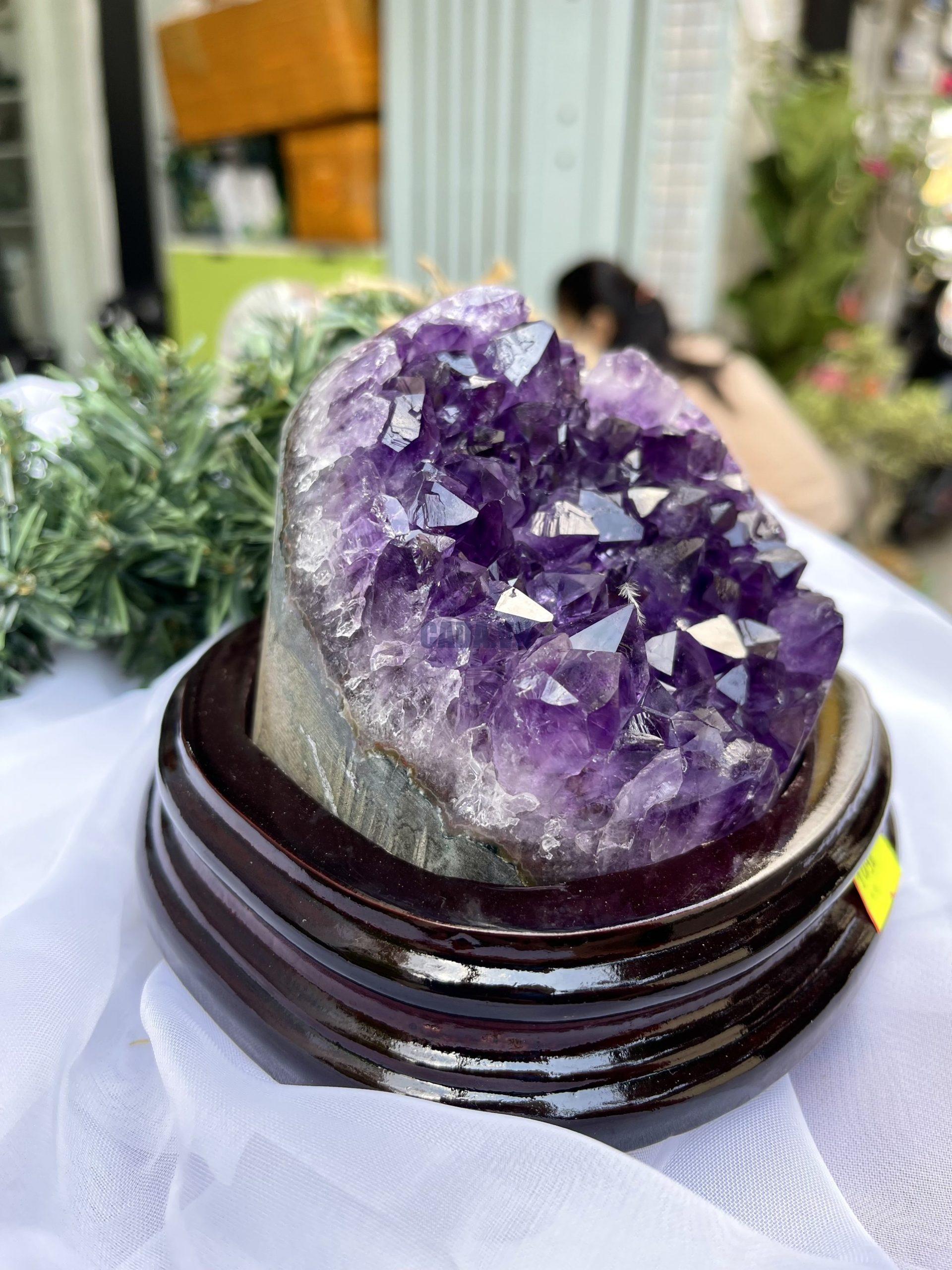 HỐC THẠCH ANH TÍM NHỎ – SMALL AMETHYST GEODE TU98