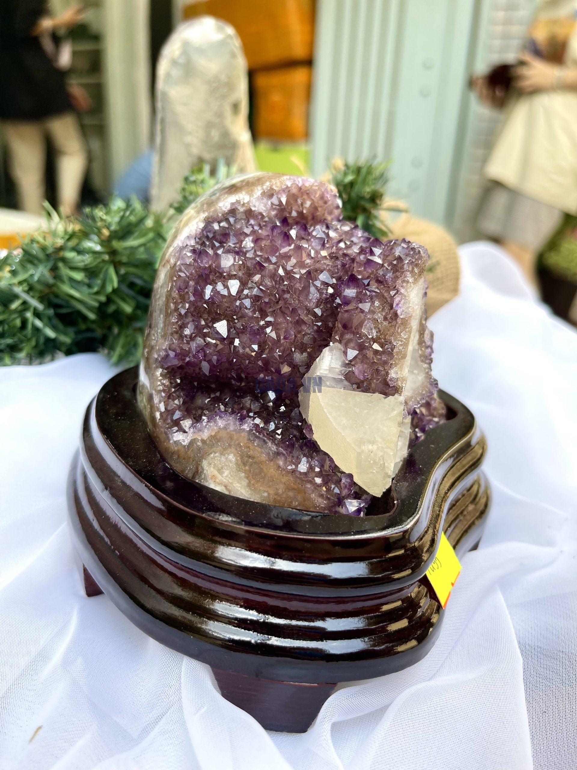 HỐC THẠCH ANH TÍM NHỎ – SMALL AMETHYST GEODE TU99