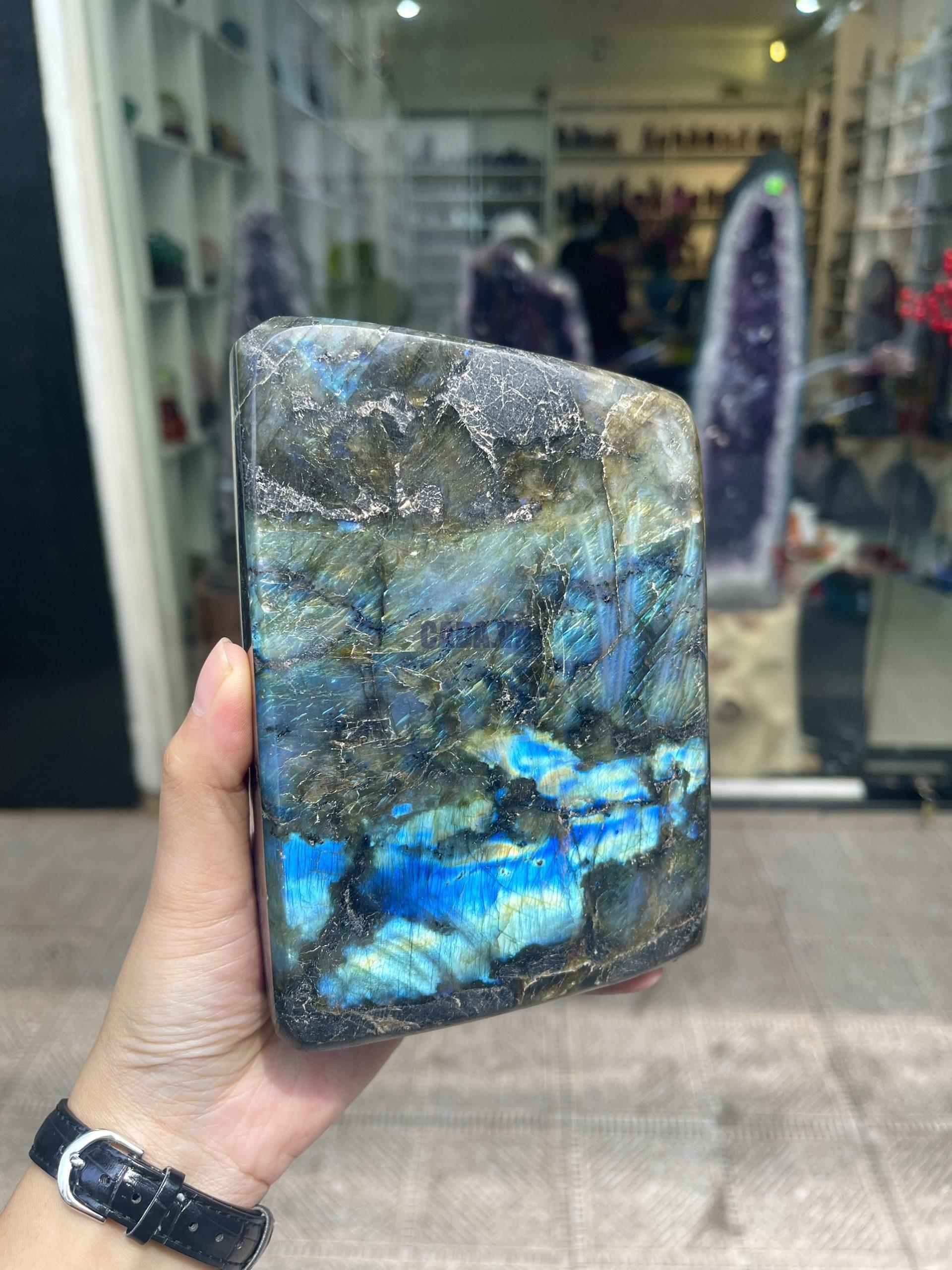 ĐÁ XÀ CỪ Labradorite – KT 15*10 cm, KL 1,934 kg (XC131)