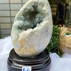 ĐÁ TINH THỂ CELESTINE, KL: 2.4 KG, KT: 18.5×11.5 CM (CLT26)