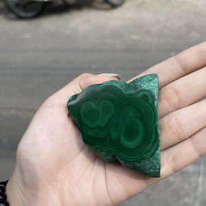 ĐÁ LÔNG CÔNG – ĐÁ KHỔNG TƯỚC – MALACHITE (LC34), KT: 7×6 CM; KL: 0.212KG