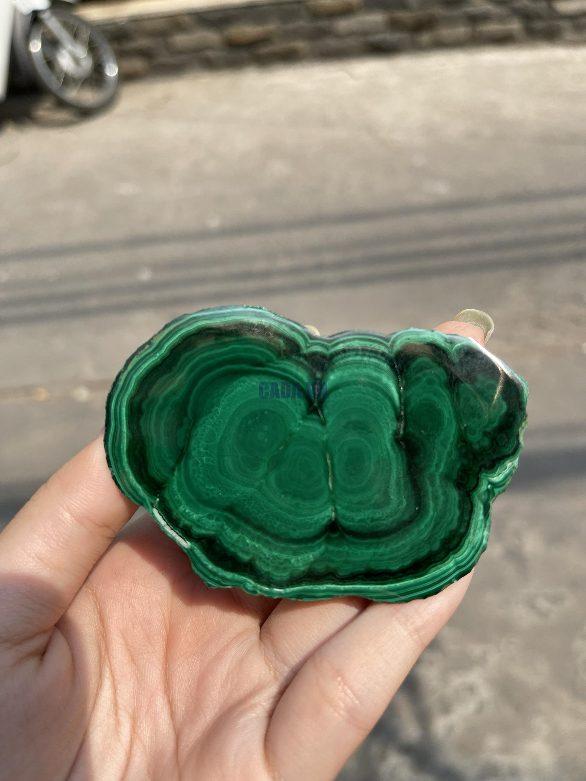 ĐÁ LÔNG CÔNG – ĐÁ KHỔNG TƯỚC – MALACHITE (LC35), KT: 8×5.3 CM; KL: 0.132KG