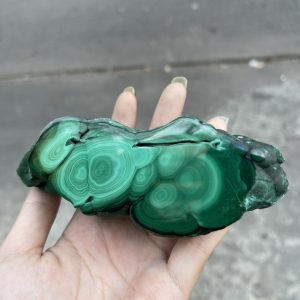 ĐÁ LÔNG CÔNG – ĐÁ KHỔNG TƯỚC – MALACHITE (LC37), KT: 13×4.5 CM; KL: 0.464KG