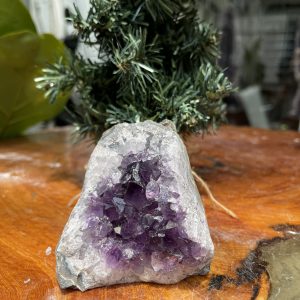 HỐC THẠCH ANH TÍM NHỎ – SMALL AMETHYST GEODE (TV307), KL: 0.406KG, KT: 8×7 CM
