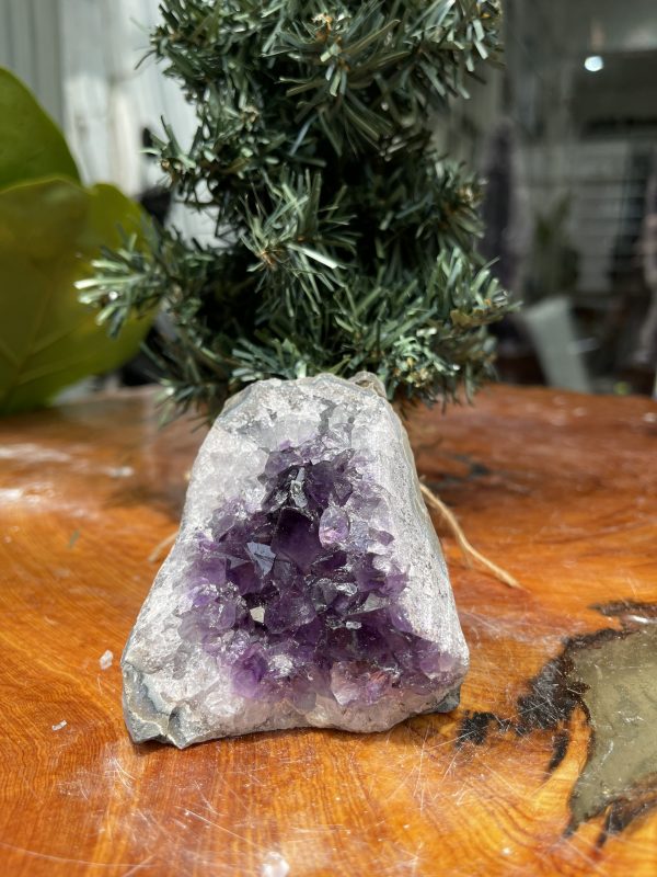 HỐC THẠCH ANH TÍM NHỎ – SMALL AMETHYST GEODE (TV307), KL: 0.406KG, KT: 8×7 CM
