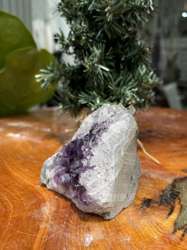 HỐC THẠCH ANH TÍM NHỎ – SMALL AMETHYST GEODE (TV307), KL: 0.406KG, KT: 8×7 CM