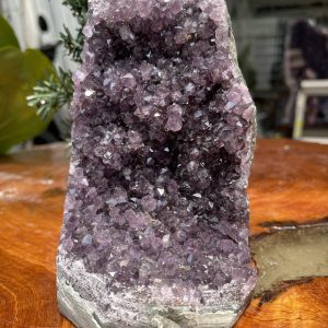 HỐC THẠCH ANH TÍM NHỎ – SMALL AMETHYST GEODE (TV310), KL: 1.340KG, KT: 15×9 CM