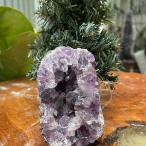 HỐC THẠCH ANH TÍM NHỎ – SMALL AMETHYST GEODE (TV330), KL: 0.856KG, KT: 11×7 CM