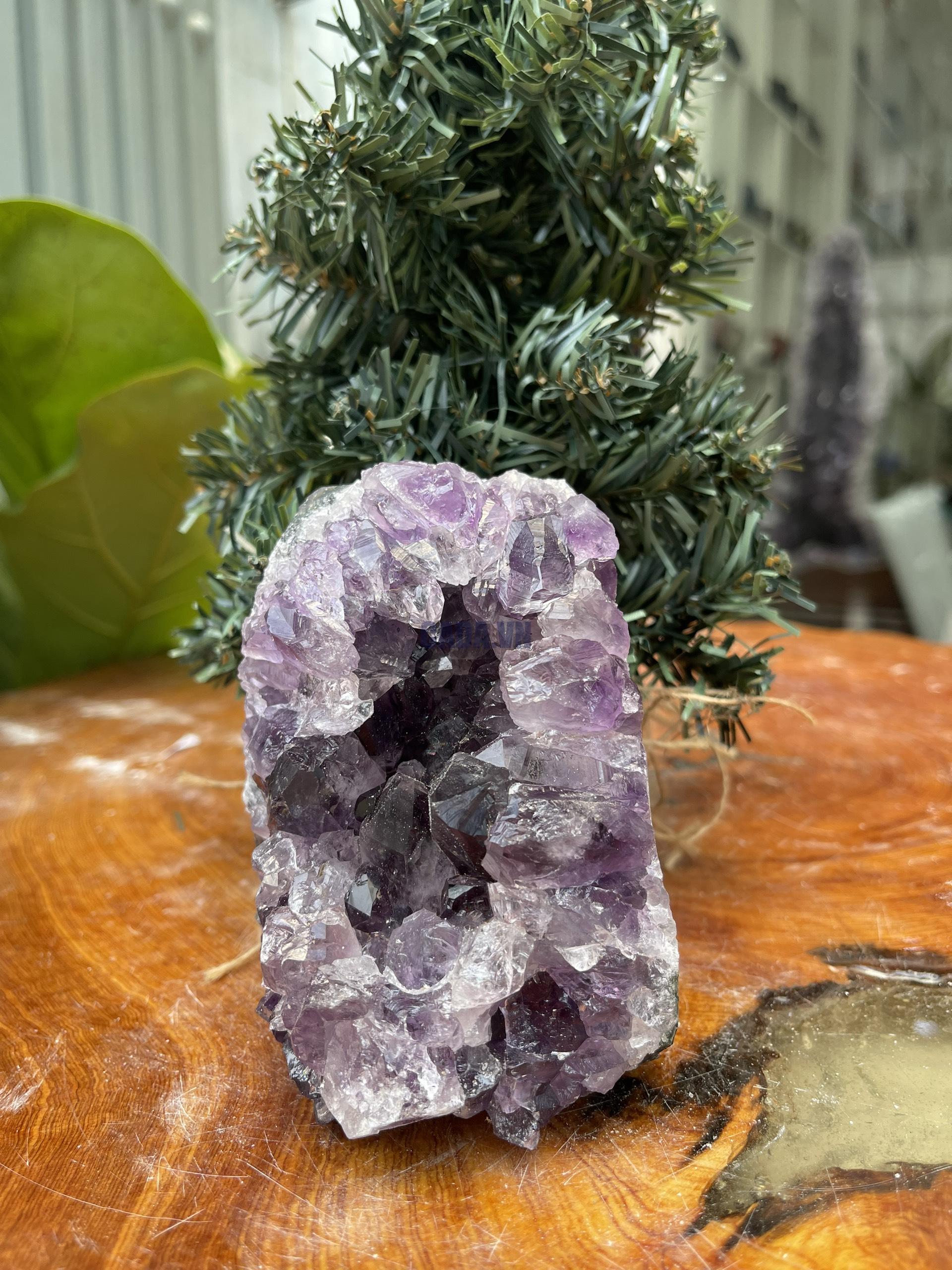 HỐC THẠCH ANH TÍM NHỎ – SMALL AMETHYST GEODE (TV330), KL: 0.856KG, KT: 11×7 CM