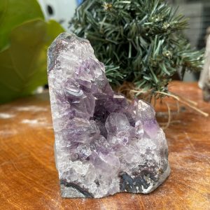 HỐC THẠCH ANH TÍM NHỎ – SMALL AMETHYST GEODE (TV345), KL: 0.616KG, KT: 11×8 CM